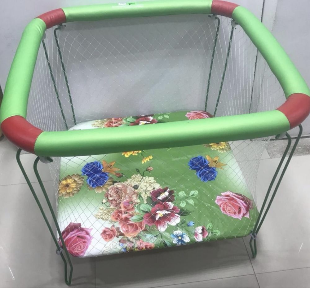 Продам манеж игровой