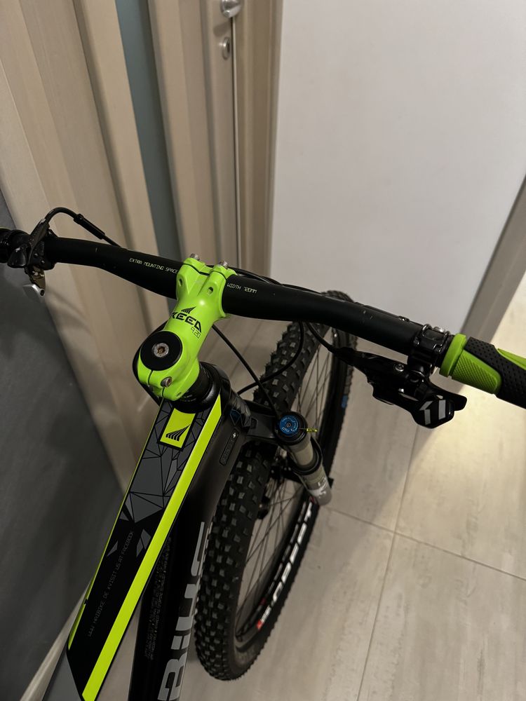 Bicicleta MTB carbon 29 , 9,8 kg