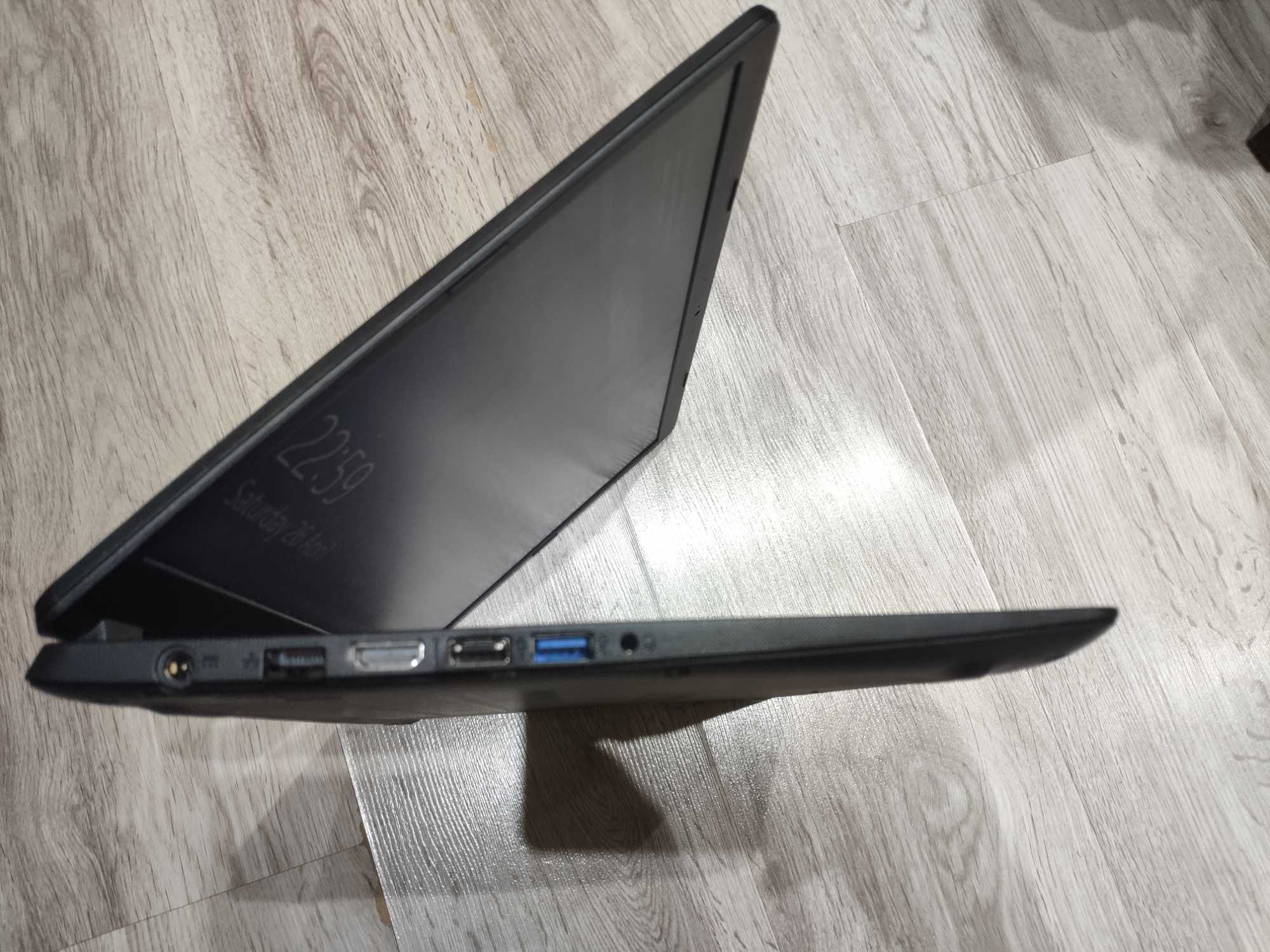 15,6 инчов лаптоп Acer Core i5 1035G1 / 8GB RAM/240 GB SSD