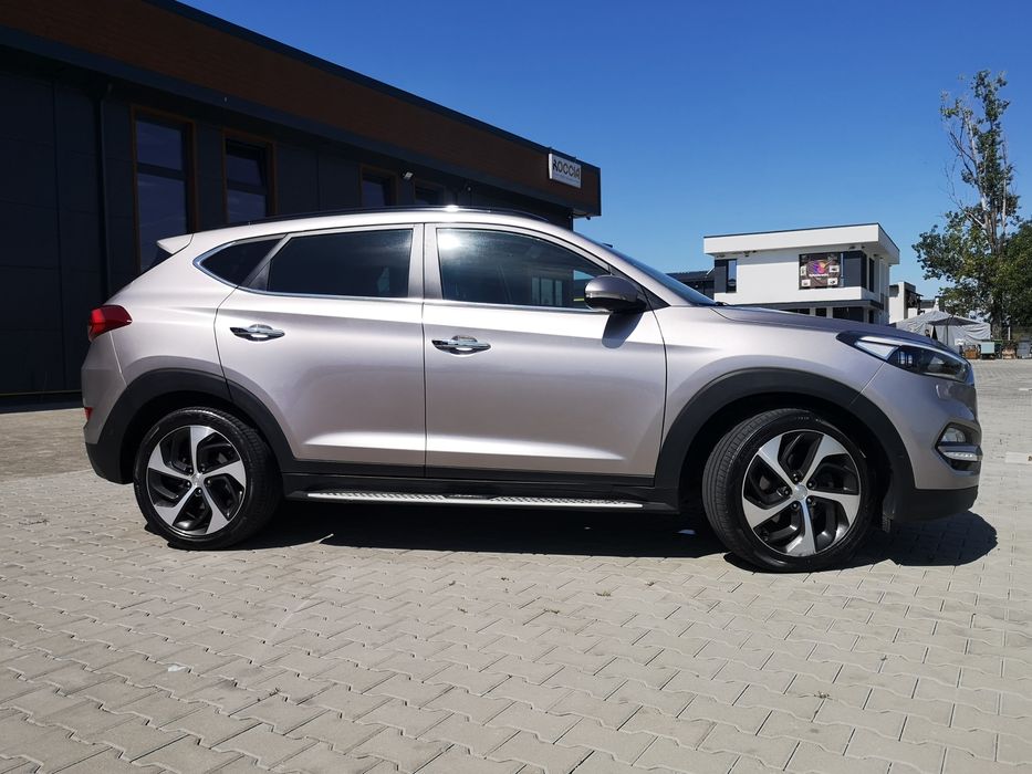 Hyundai Tucson 2.0 CRDI, 4WD, 185cp, automata, PREMIUM +