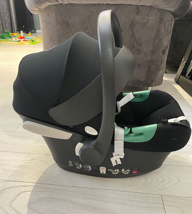 Cărucior Cybex Eos lux Moon Black 3 piese