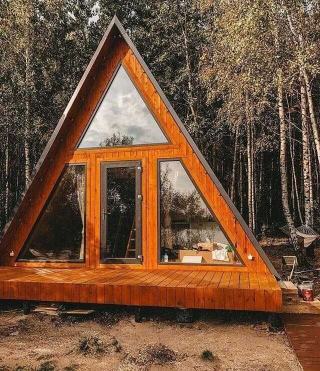 Casa si Cabana stil A-Frame pe structura de lemn