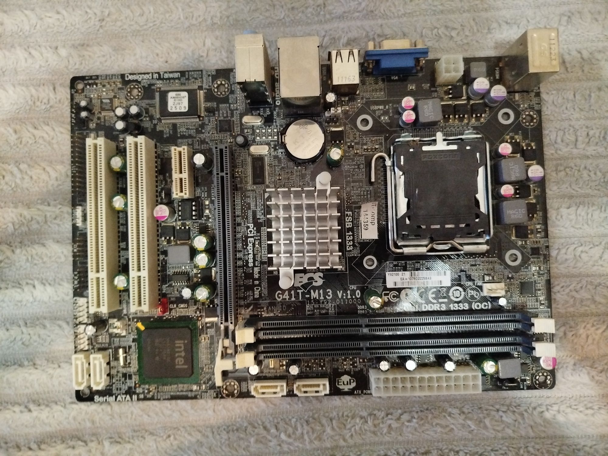 Материнская плата G41T-M13 V 1.0 DDR3 новаяя