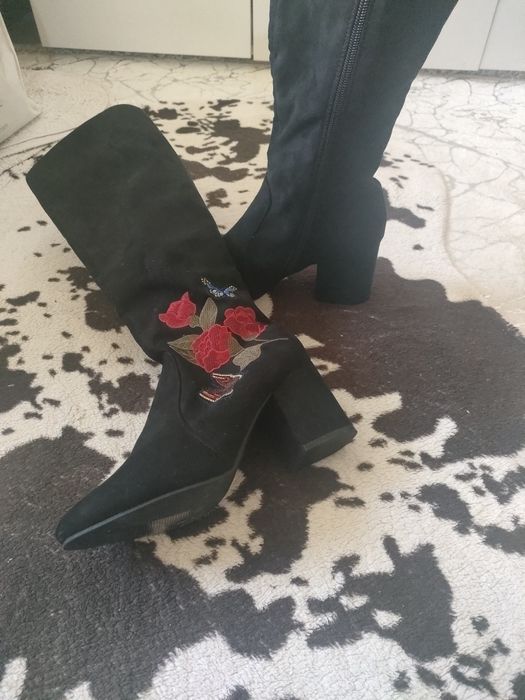 Дамски велурени елегантни ботуши