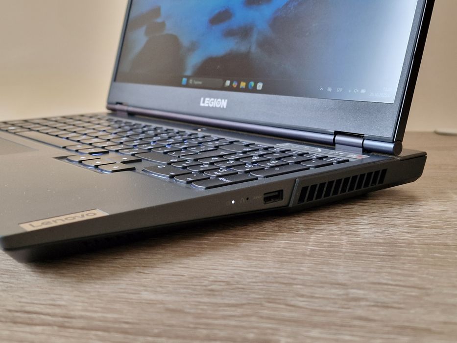 Lenovo Legion 5 R5 4600H/GTX 1650/16GB RAM/512GB SSD