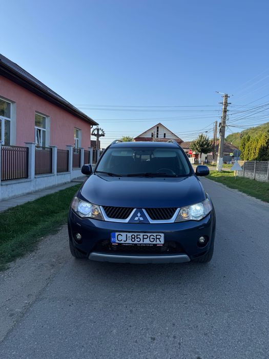 Mitsubishi outlander 2.0 DID 4x4 7 locuri inmatriculat