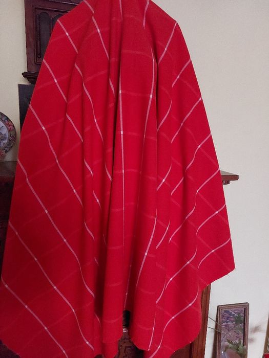 Cupon stofa lana culoare roșu flamingo plus cadou surpriza