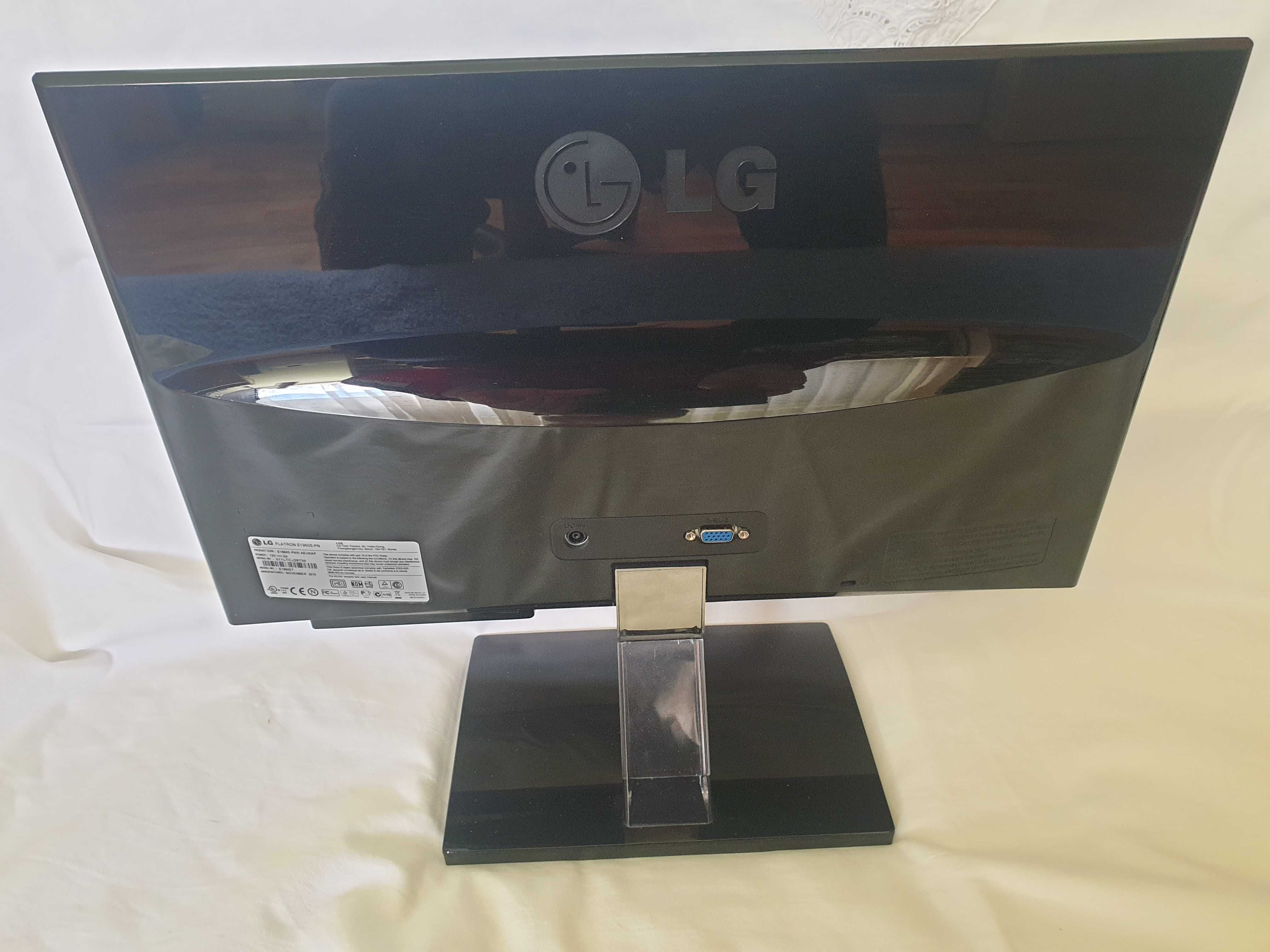 Монитор LG 18,5"