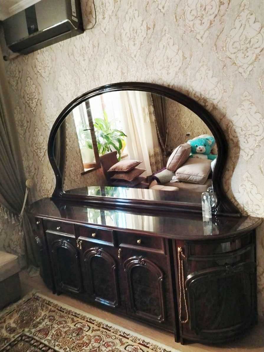 Продаётся гостиный гарнитур и комод (Китай)
