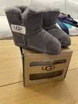 Vand UGG uri copii marimea 19/20 noi originale
