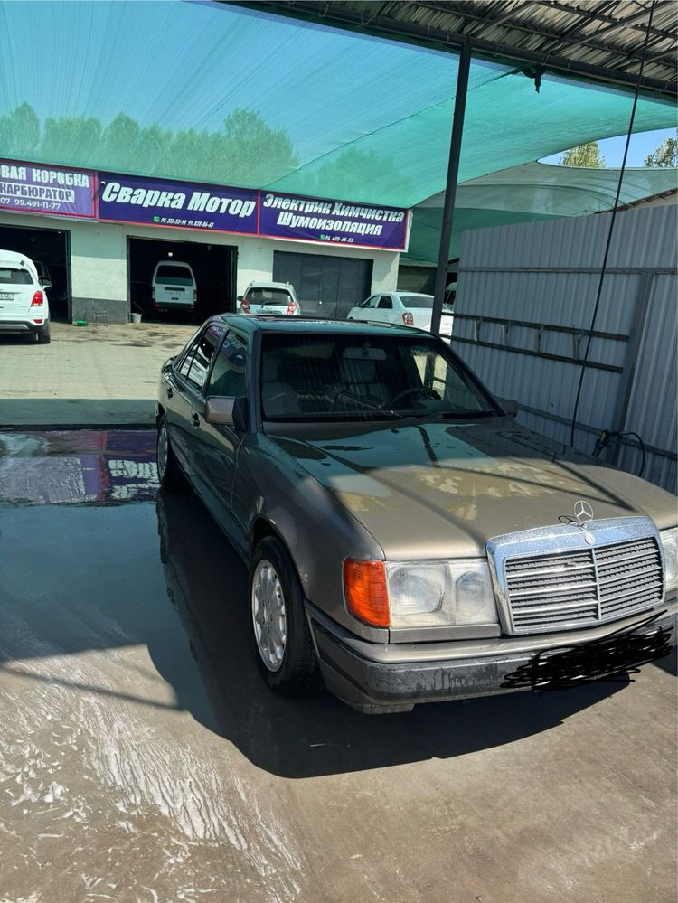 Mersedes 124 sotiladi Gaz binzin holati orta 1990 yil tel