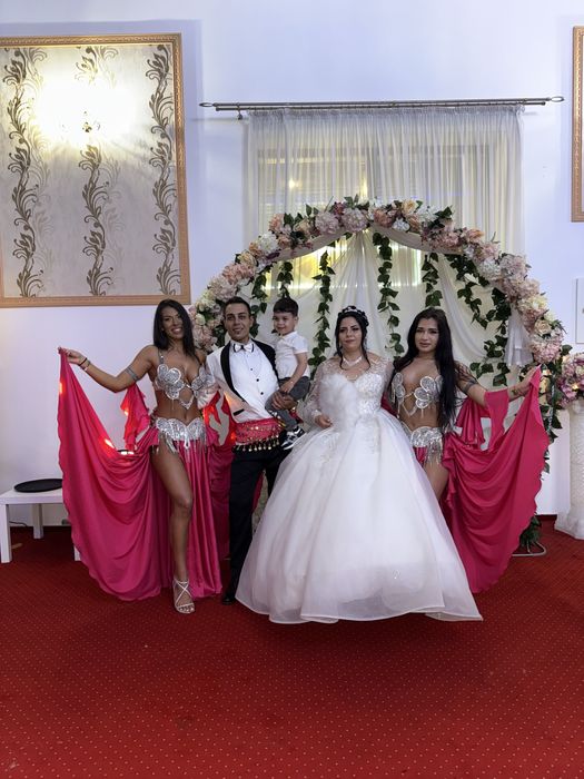 Dansatoare bellydance/ oriental