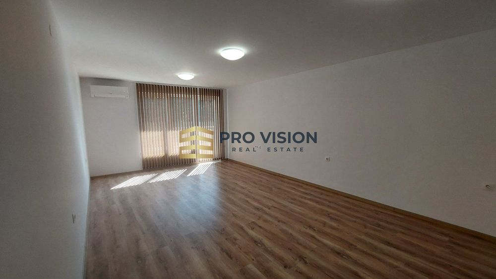 Офис в Варна-Гранд Мол Варна