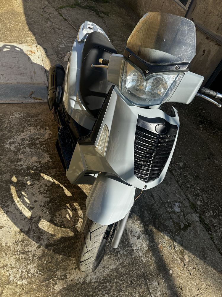 Kymco people  S 300i +един за части