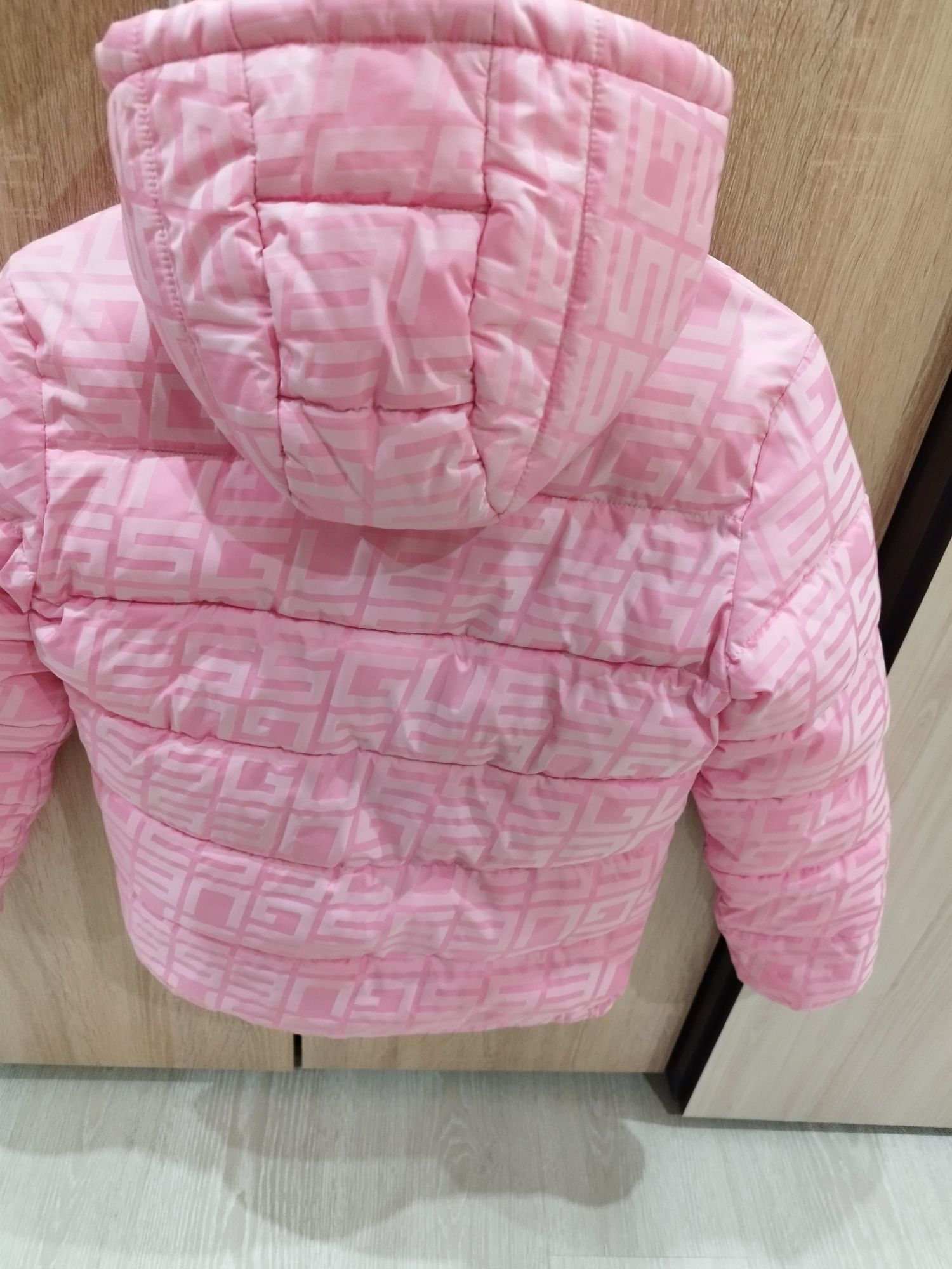 Оригинално Зимно яке Guess
