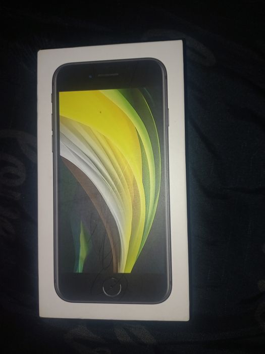 Айфон se, 2020  работает отлично