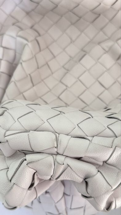 Bottega Veneta клъч, големия размер