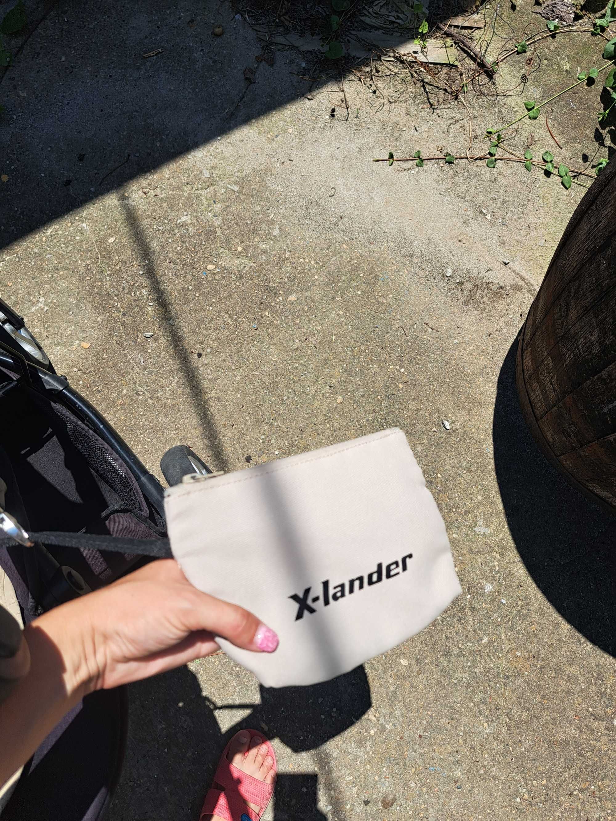 Бебешка количка X-lander с много подаръци към нея