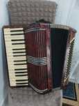 Vând acordeon hohner