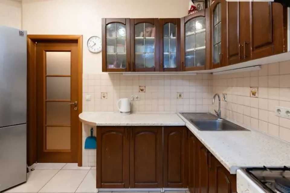 Дава се под наем Двустаен апартамент в София, Център - 65 кв.м за 418.2 € - Снимка #1