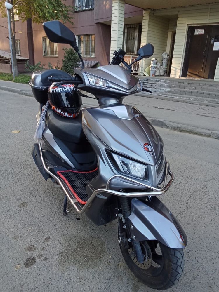 Продам мопед м8 x7