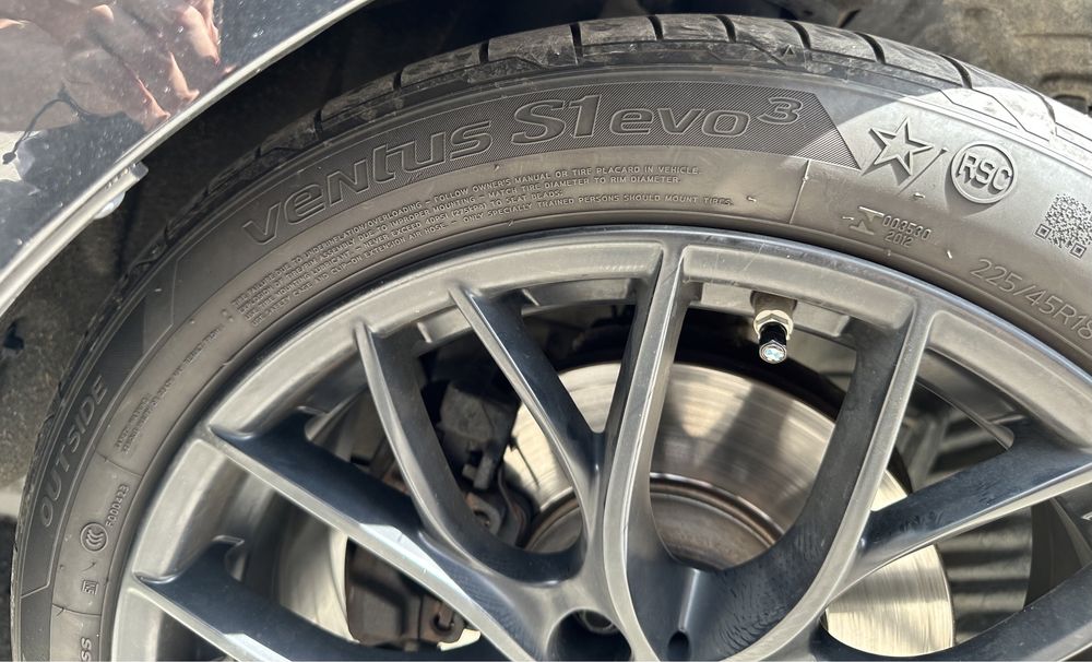 Продавам летни Гуми Hankook ventus S1 evo3 * 225/45/18