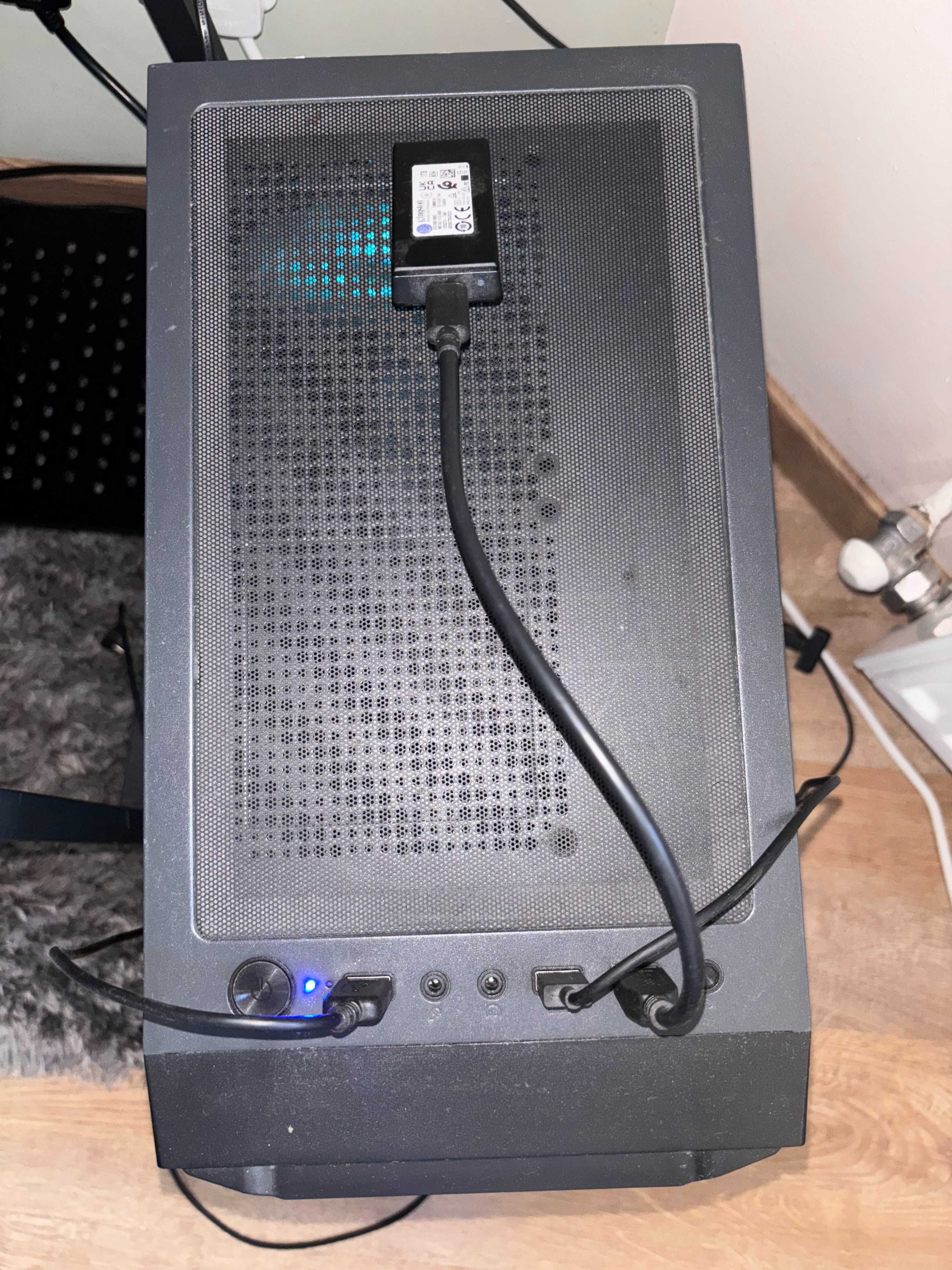 Vand Unitate PC + Desktop