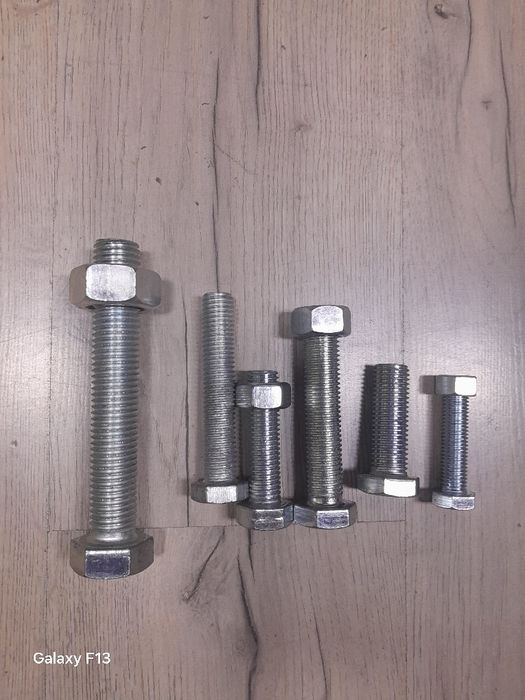 Bolt gayka shayba kolyoni