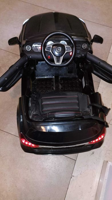 Акумулаторна кола Chipolino - Mercedes Benz GLA45, черна