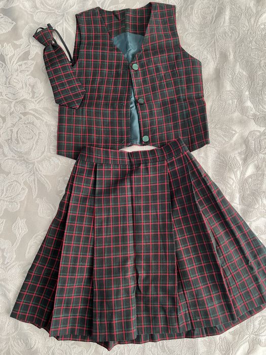 Продам форму школьную