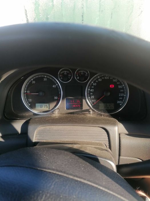 Vând vw passat an 2004,  131 cai, preț 1700 euro, relativ ok