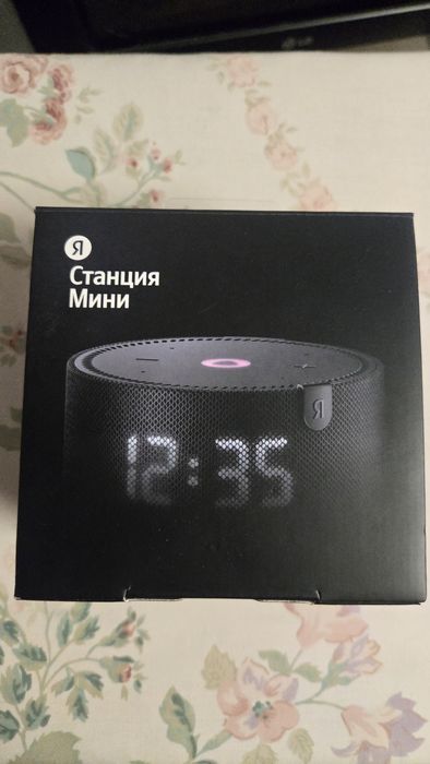 Яндекс станция мини с часами