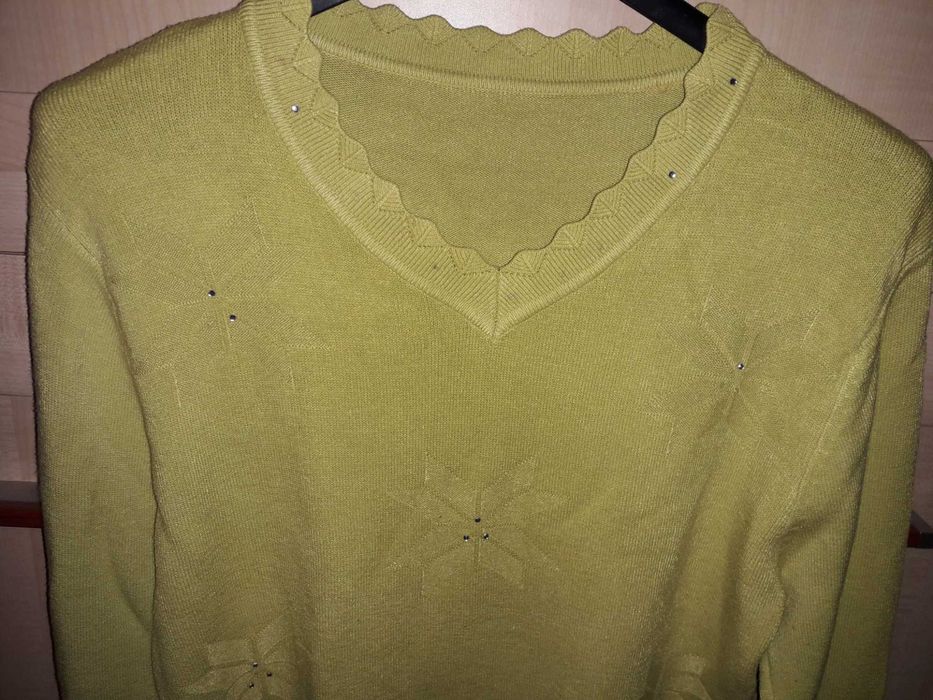 Дамска блуза с бляскави камъчета