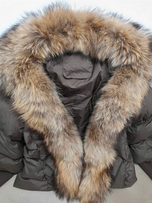 Geaca cu guler din blana naturala