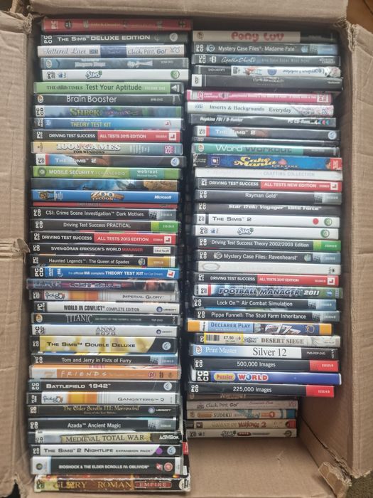 Lot 260 Jocuri PC și CD-uri Educaționale – The Sims, Football Manager,