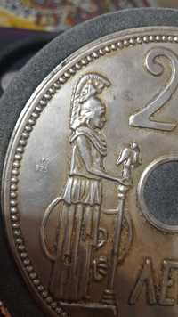 Колекция, сребърен лот от гръцки монети в колекционерска кутия.