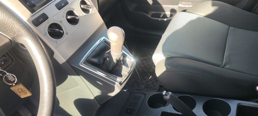 Продавам Toyota Corolla verso