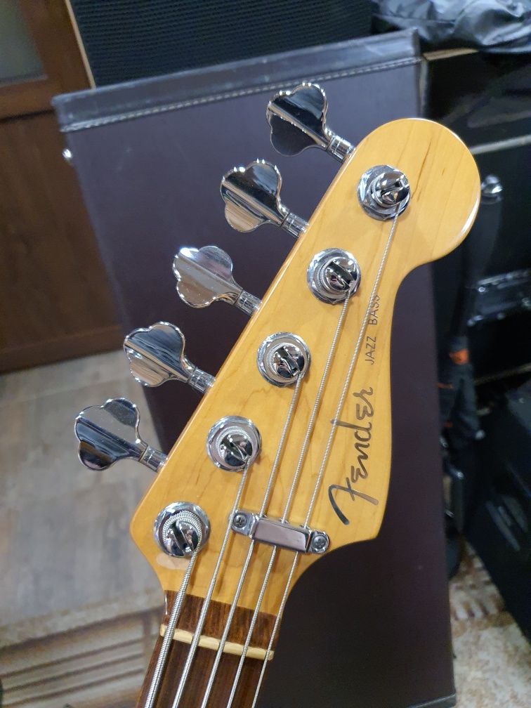 Fender Jazz Bass Deluxe 5-string