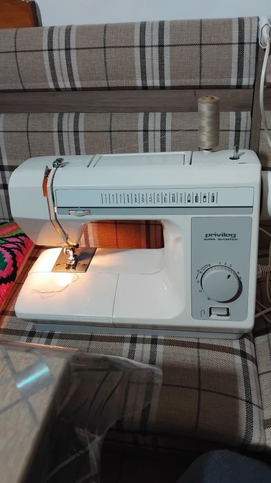 Mașina de cusut Privileg