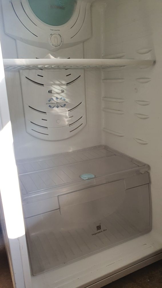 Продаётся хороший холодильник Samsung