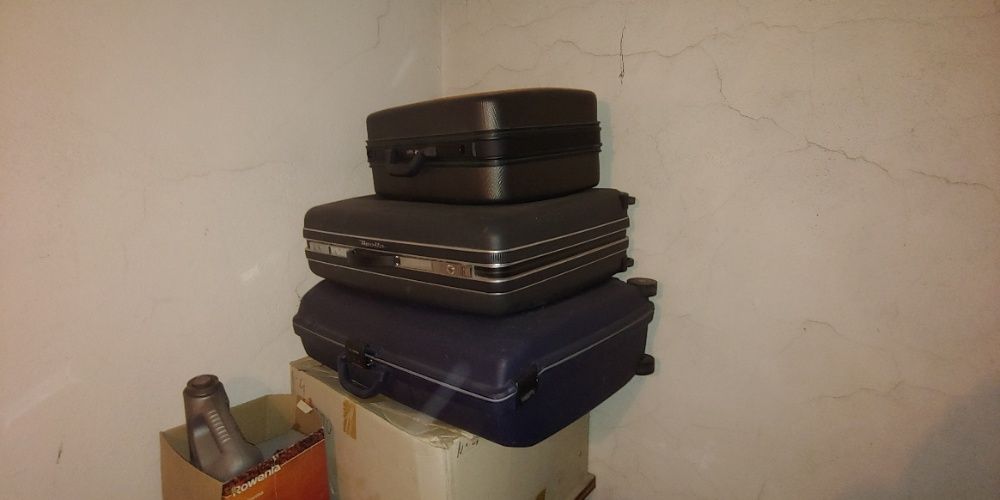 Твърди луксозни пътнически и дипломатически куфари