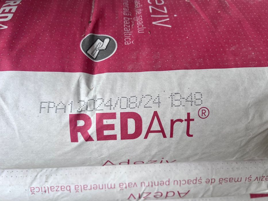 Adezic si masa de spaclu Rockwool Redart stoc disponibil 130 bucati