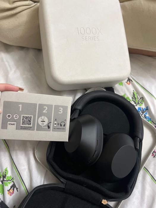 WH-1000XM5 наушники sony оригинал в отличном состоянии