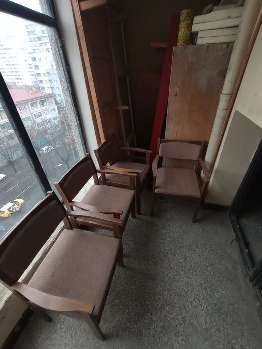 5 бр.  Трапезарни столове