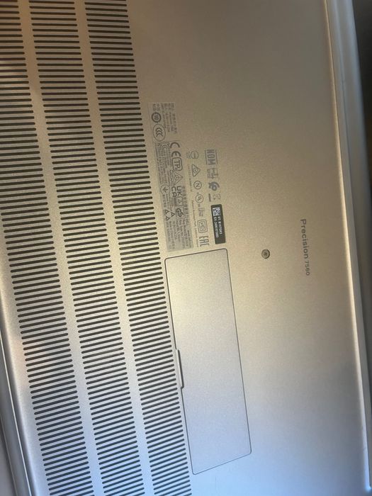 Лаптоп Dell Precision 7560