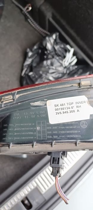 Vând Stopuri Haion Skoda Superb 3