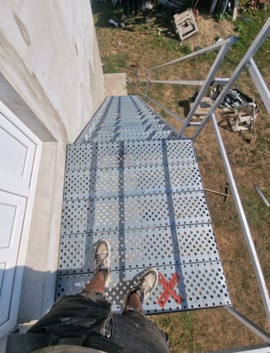 Scări metalice galvanizate la orice demisiune asiguram transport ori u