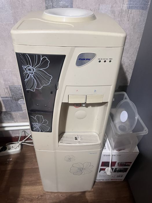 Кулер для води Никаи