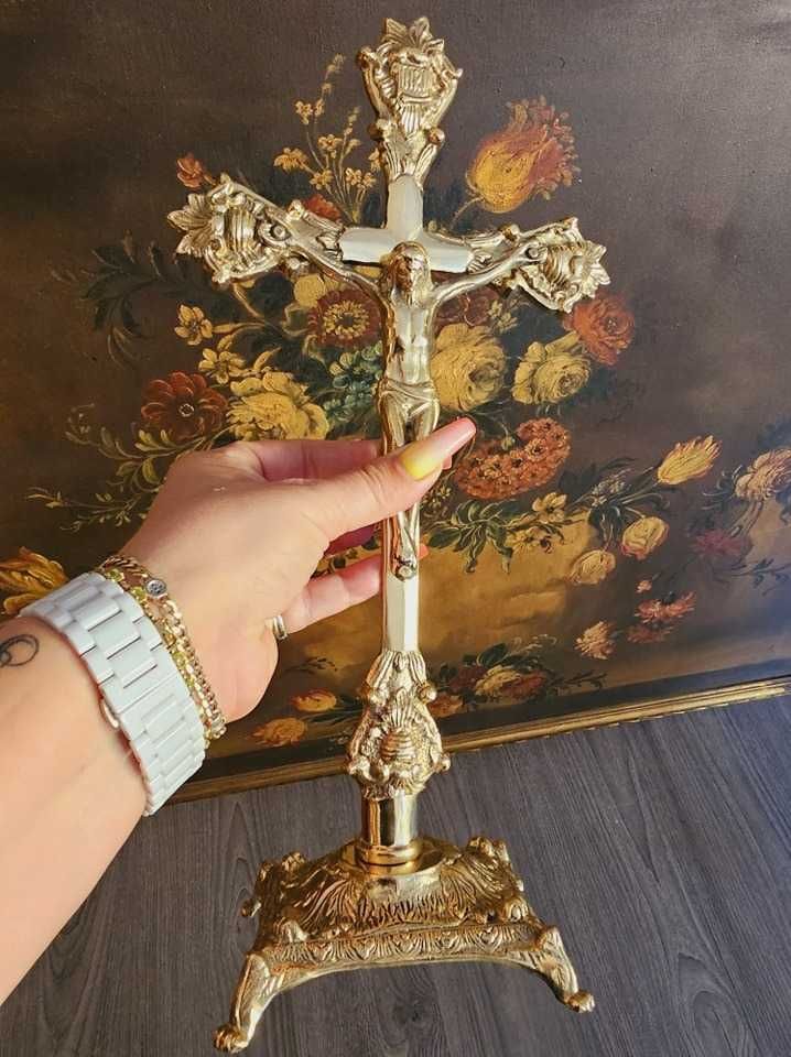 Crucifix din bronz -