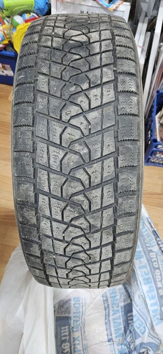 Продам зимнюю резину 245/65 R17